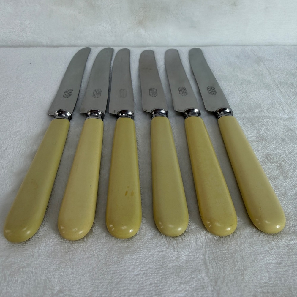 VTG Universal Resistain Set of 6 Cream Bakelite Handle Dinner Knives MCM‎ Retro